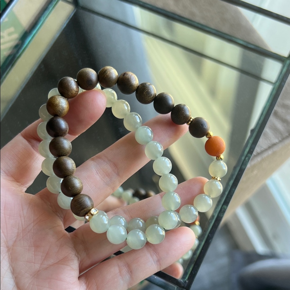 Elegant Beaded Bracelet with Agarwood and Qingshui Jade